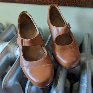 Clark's Artisan Leather Mary Jane Pumps - Rosalyn Wren - Women's Size 8.5